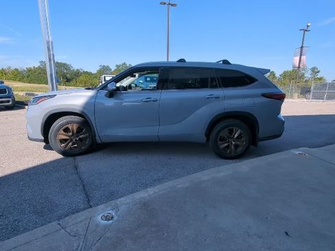 Used 2022 Toyota Highlander Bronze Edition AWD/4WD image 28