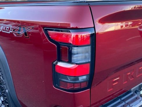Used 2022 Nissan Frontier PRO-4X image 14