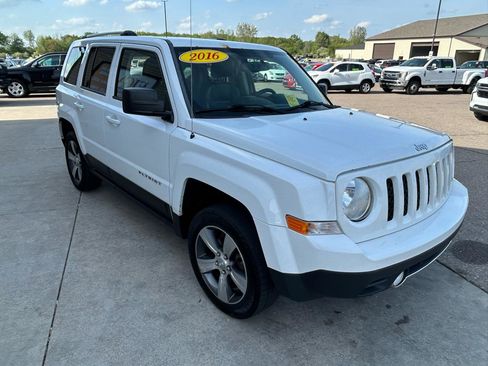 Used 2016 Jeep Patriot High Altitude AWD/4WD image 3