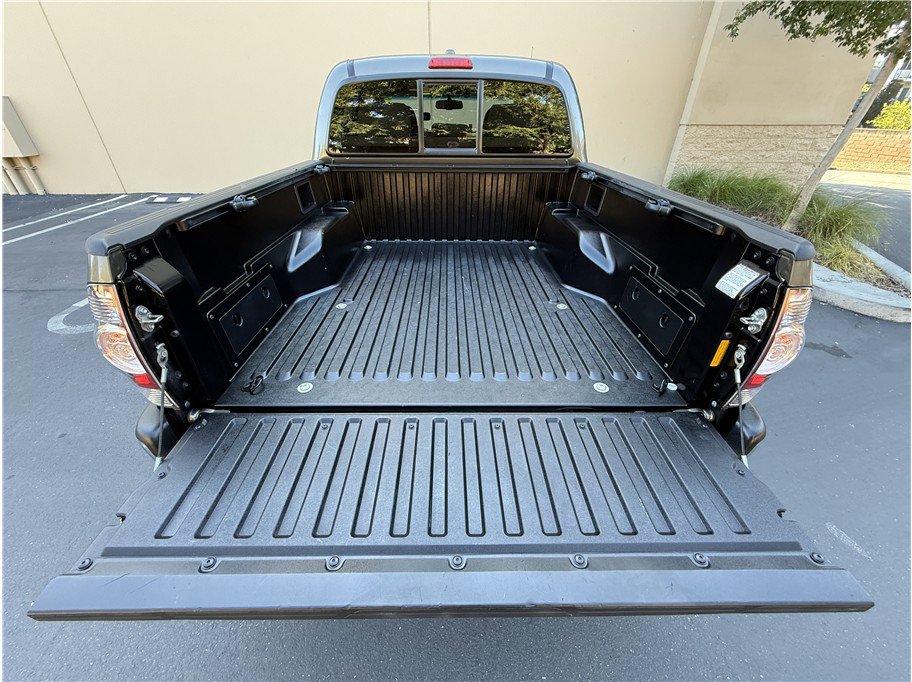 Used 2009 Toyota Tacoma PreRunner w/ SR5 Pkg #2 RWD image 19