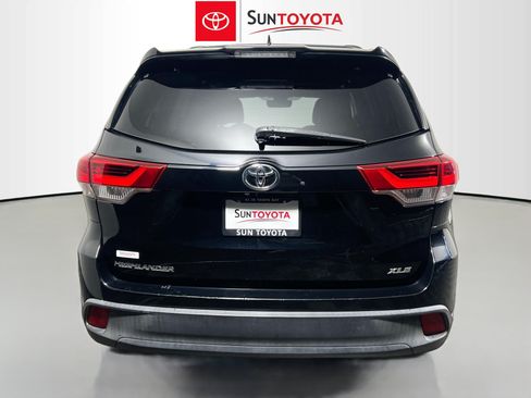 Used 2018 Toyota Highlander XLE FWD image 5