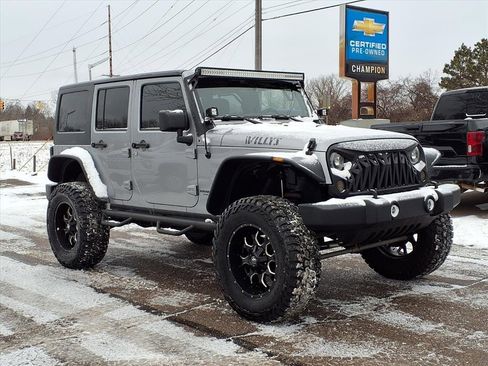Used 2014 Jeep Wrangler Unlimited Sport image 3