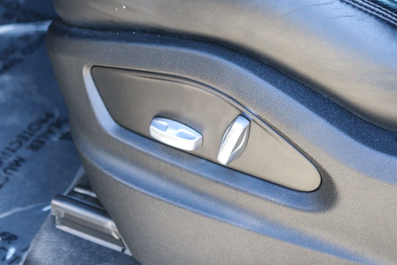 Used 2020 Porsche Cayenne AWD/4WD image 23