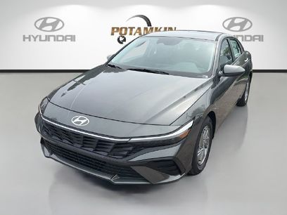 New 2026 Hyundai Elantra SE