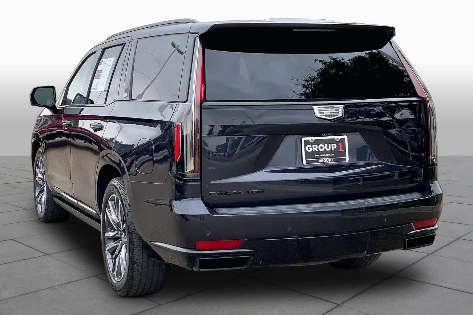 Used 2022 Cadillac Escalade Sport Platinum w/ Heavy-Duty Trailer Package AWD/4WD image 12