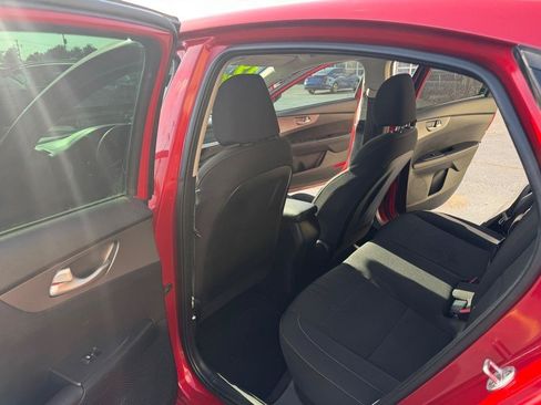 Used 2019 Kia Forte LXS FWD image 10