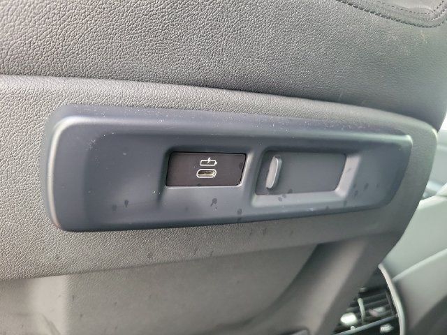 Used 2021 BMW X5 xDrive40i w/ Convenience Package AWD/4WD image 23