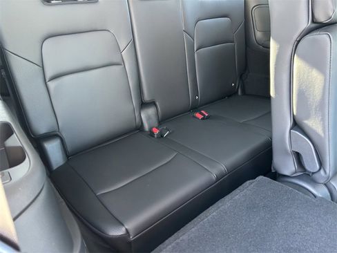 New 2025 Nissan Pathfinder SL image 12