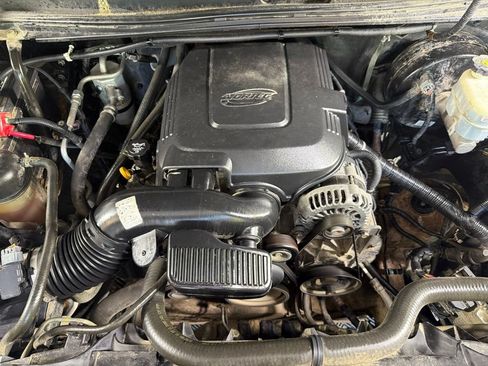 Used 2011 Chevrolet Silverado 1500 LT w/ All-Star Edition AWD/4WD image 4