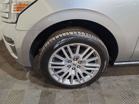 Used 2024 Ford Expedition Max Limited AWD/4WD image 19