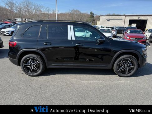 New 2026 Mercedes-Benz GLB 250 4MATIC image 9
