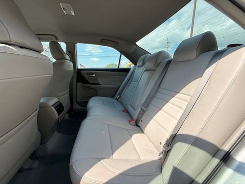 Used 2016 Toyota Camry XLE image 7