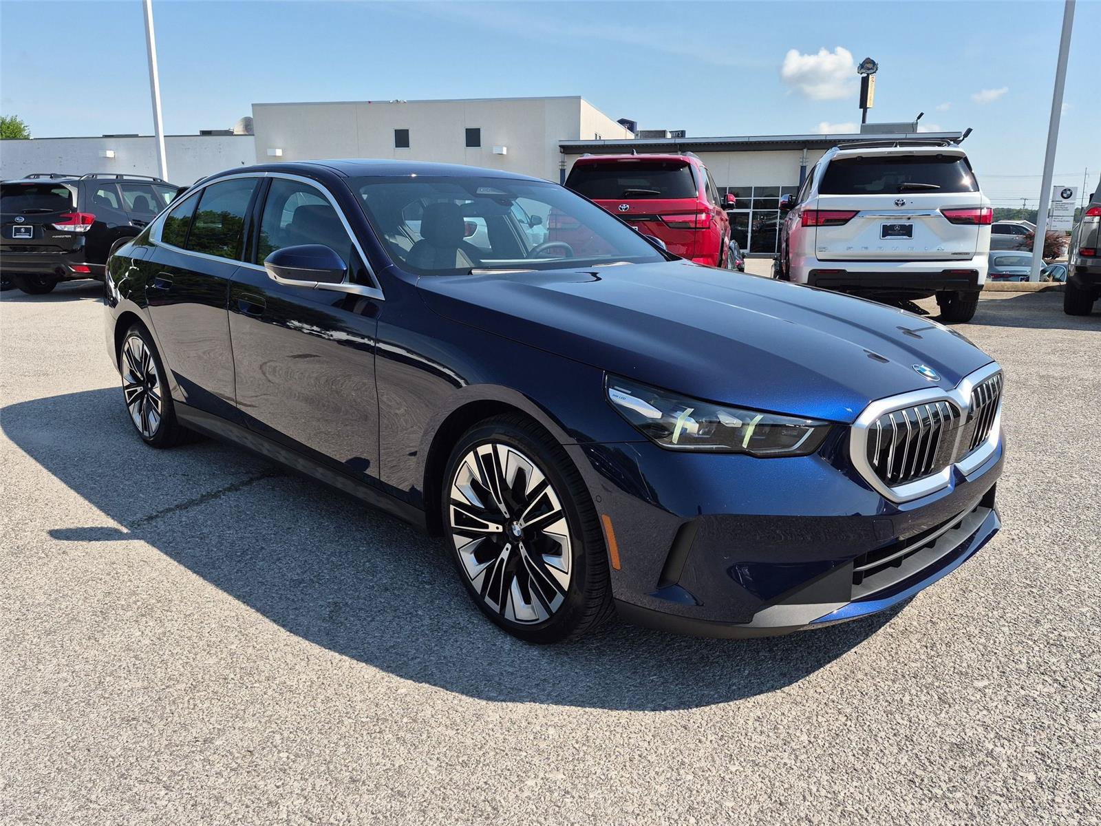 Used 2026 BMW 530i xDrive w/ Premium Package AWD/4WD image 7