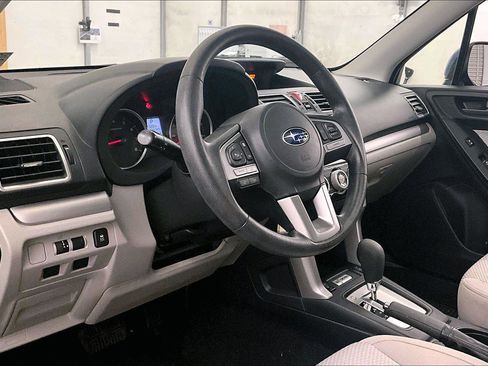 Used 2017 Subaru Forester 2.5i Premium w/ All-Weather Package image 12