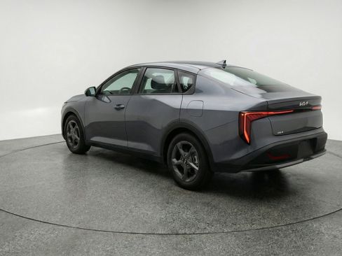 Used 2025 Kia K4 LXS image 6