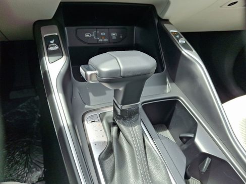 New 2025 Kia Sorento S image 10