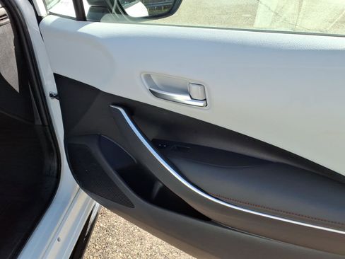 Used 2024 Toyota Corolla SE image 12