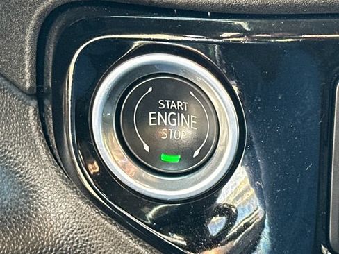Certified 2025 Chevrolet Silverado 1500 LT AWD/4WD image 35