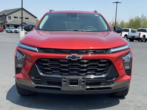 Used 2024 Chevrolet Trax ACTIV w/ Sunroof Package FWD image 2