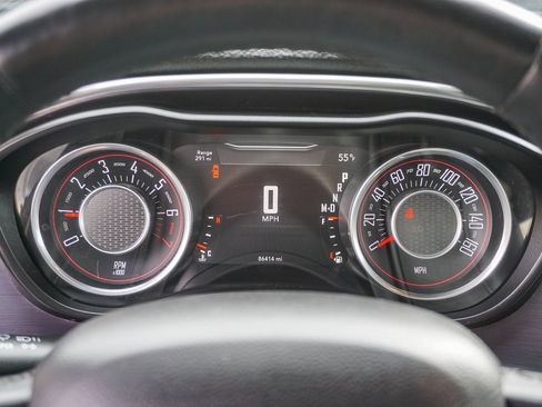 Used 2016 Dodge Challenger SXT image 20