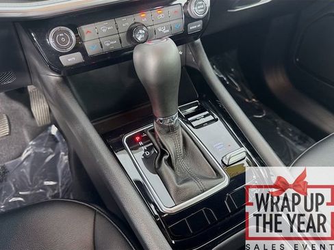 Used 2024 Jeep Compass Limited image 16