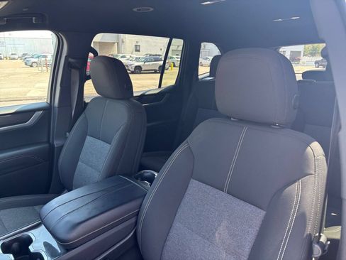 Used 2025 GMC Acadia Elevation AWD/4WD image 38