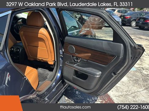 Used 2016 Jaguar XJ AWD/4WD image 36