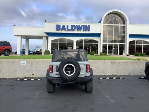 Used 2024 Ford Bronco Badlands image 6