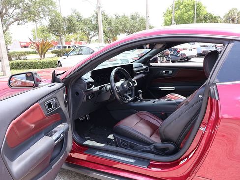 Used 2025 Ford Mustang GT Premium RWD image 27