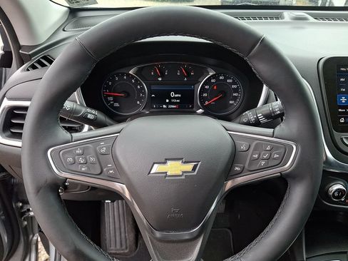 Used 2024 Chevrolet Equinox LT FWD image 18
