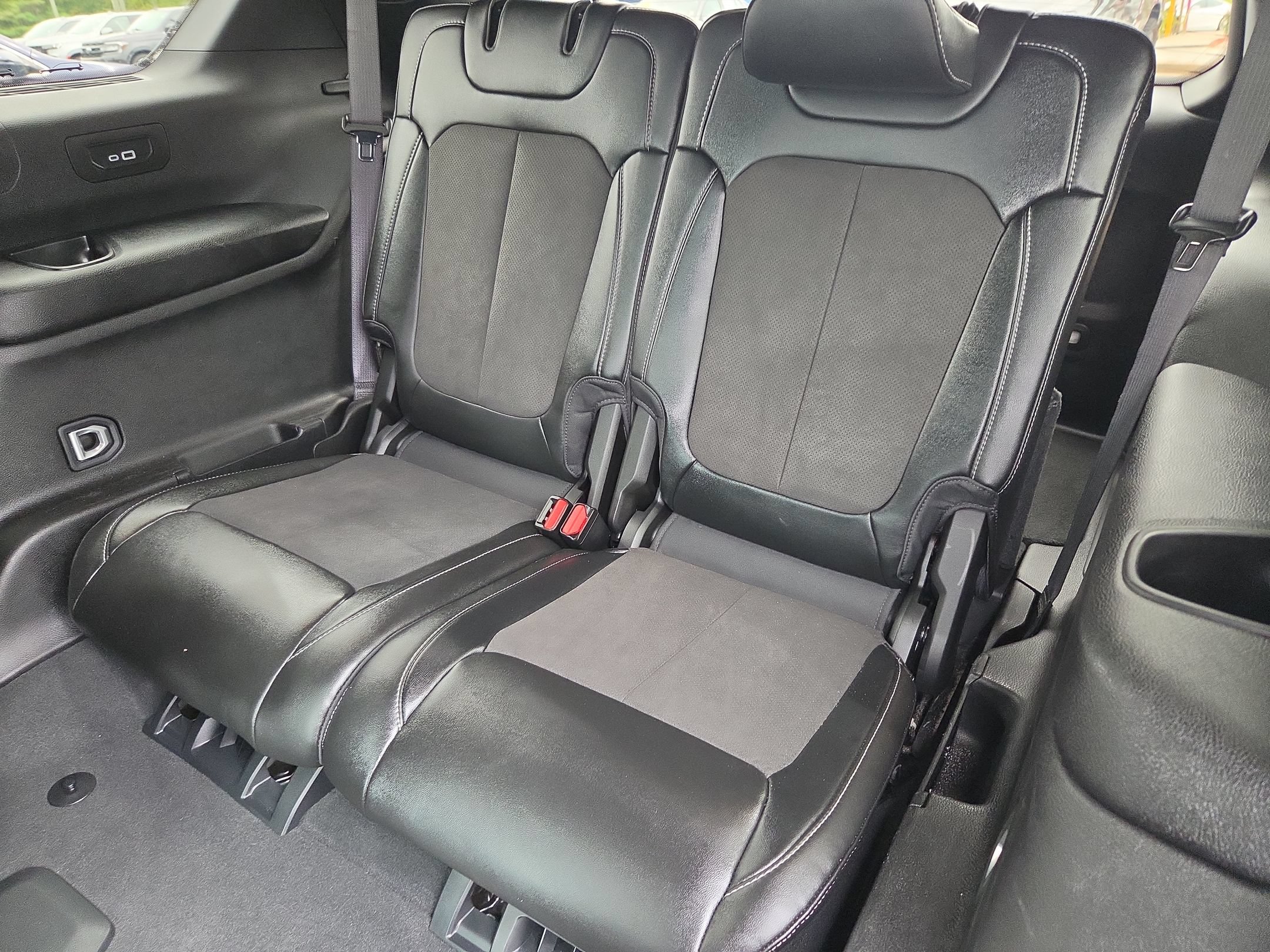Used 2024 Jeep Grand Cherokee L Altitude RWD image 24
