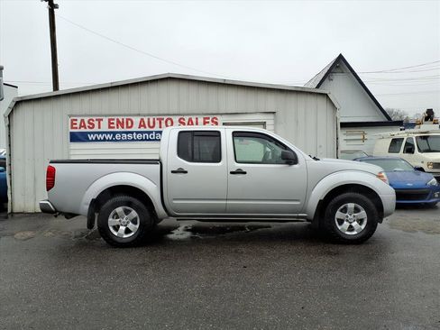 Used 2013 Nissan Frontier SV w/ SV Value Truck Pkg image 2