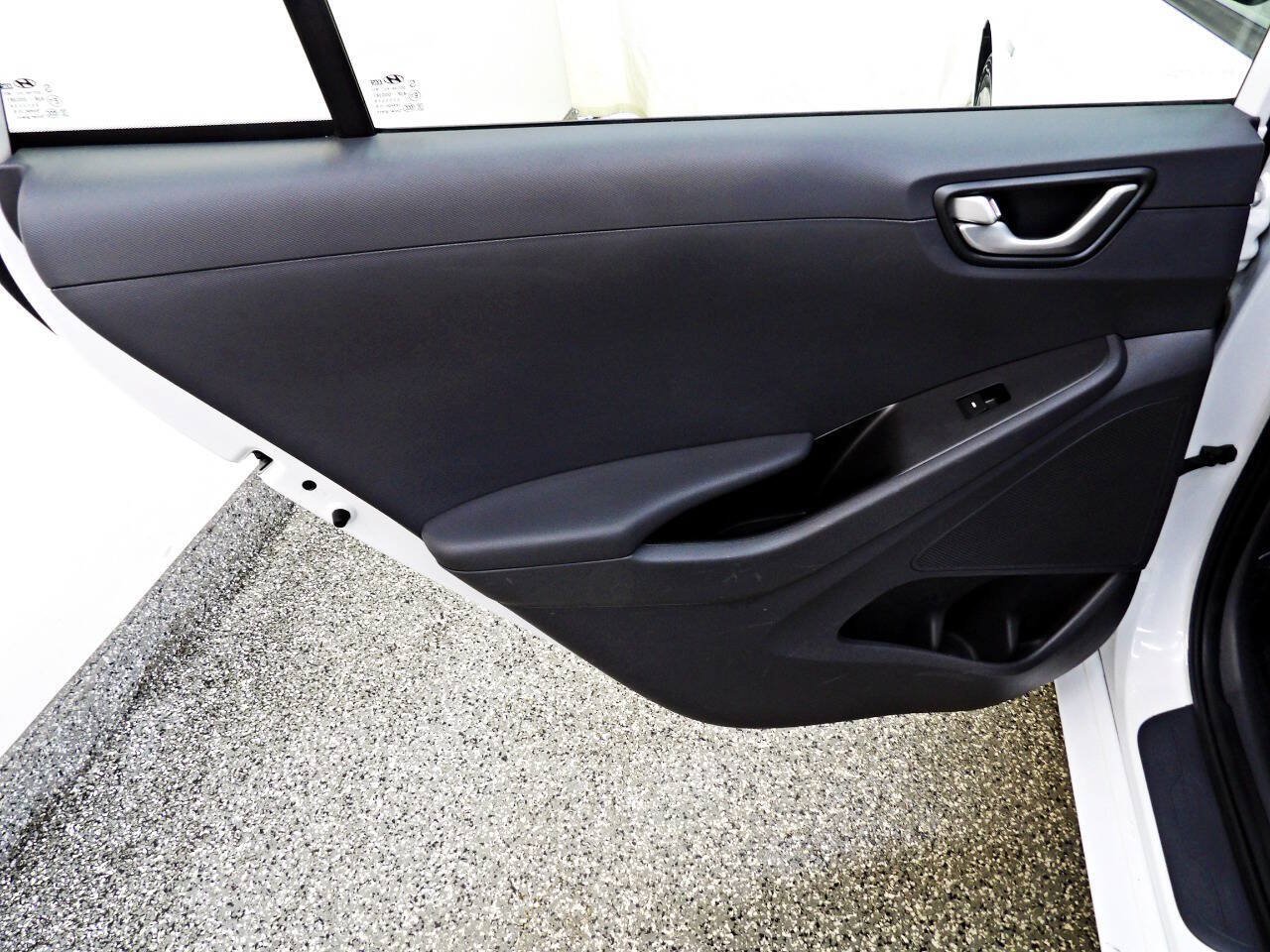 Used 2019 Hyundai Ioniq Blue FWD image 9