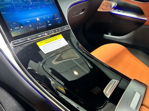 New 2026 Mercedes-Benz GLC 300 4MATIC image 12