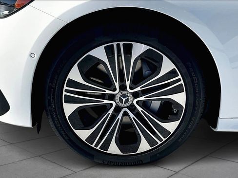 Used 2025 Mercedes-Benz E 350 Sedan image 9