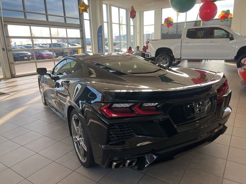 Used 2022 Chevrolet Corvette Stingray Coupe w/ Z51 Performance Package image 6