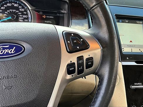 Used 2018 Ford Taurus Limited image 16