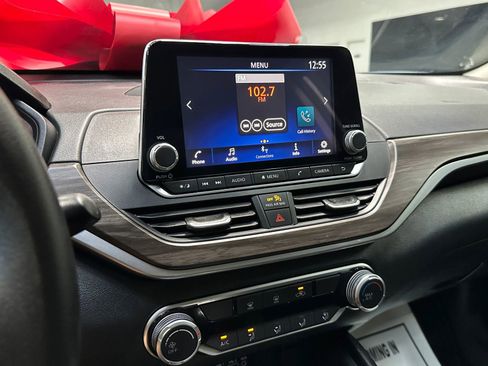 Used 2025 Nissan Altima 2.5 SV image 31