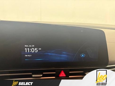 Used 2023 Hyundai Elantra SEL w/ Convenience Package FWD image 12