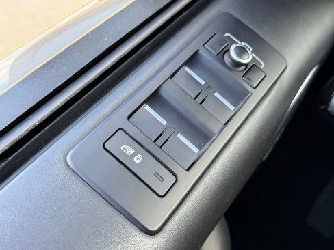 Used 2019 Land Rover Discovery HSE Luxury image 27