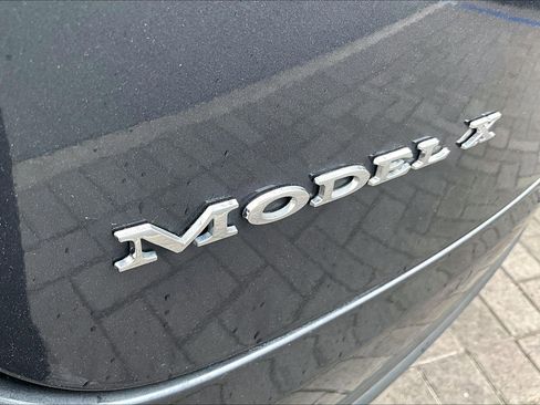 Used 2018 Tesla Model X 75D image 8