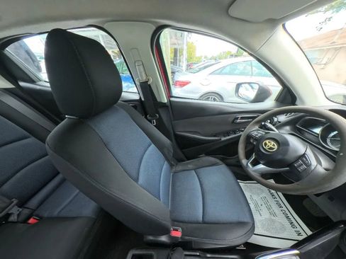 Used 2017 Toyota Yaris iA image 25