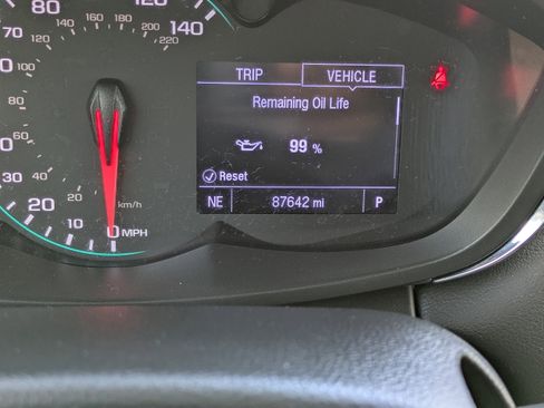 Used 2019 Chevrolet Trax LT w/ LT Convenience Package image 24