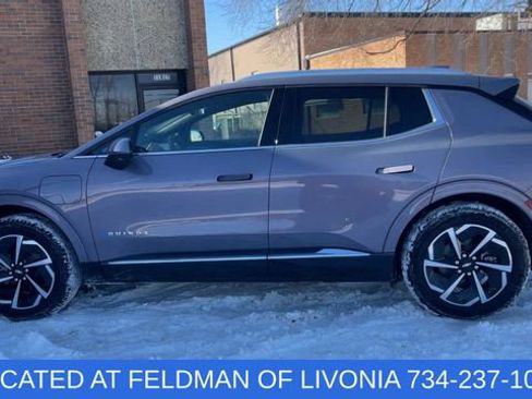 Used 2024 Chevrolet Equinox EV LT image 5