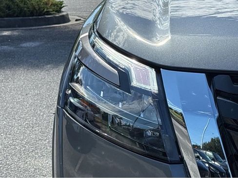 New 2026 Nissan Pathfinder SL FWD image 22