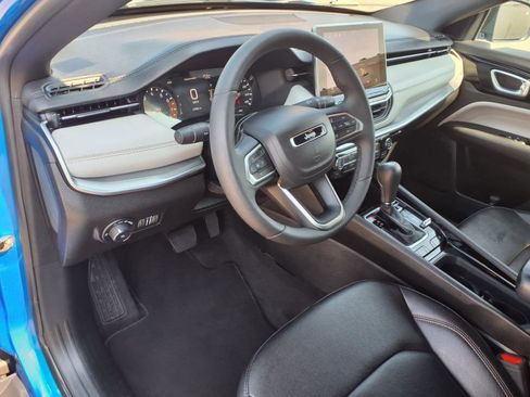 Used 2024 Jeep Compass Limited image 9