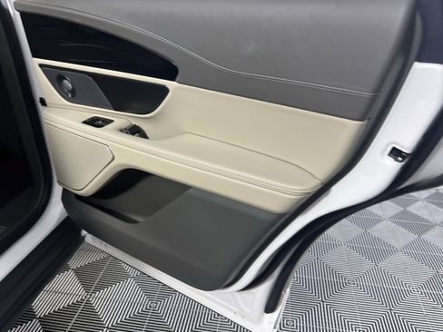 Used 2024 Lincoln Nautilus Reserve w/ Equipment Group 202A image 37