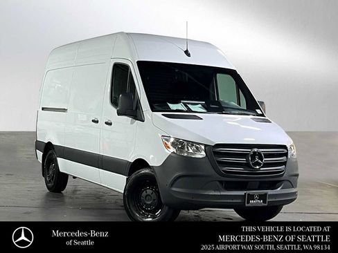 Used 2025 Mercedes-Benz Sprinter 2500 image 1