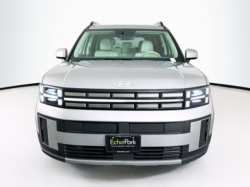 Used 2025 Hyundai Santa Fe SEL image 2