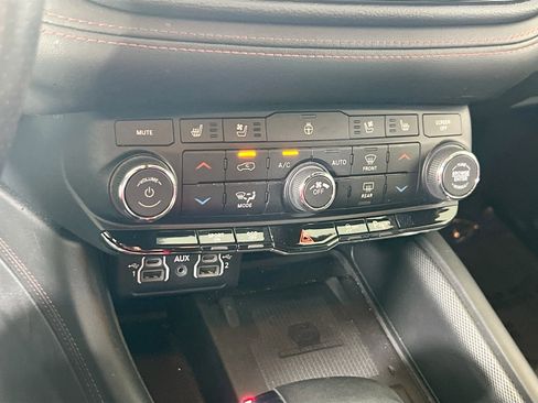 Used 2022 Dodge Durango R/T w/ Blacktop Package image 16